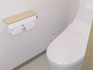 トイレリフォーム タンクと便座が一体型のスタイリッシュなトイレ