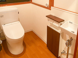 トイレリフォーム 室内すべて一新し清潔感ある空間に仕上げたトイレ