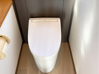 トイレリフォーム すっきり空間を実現した収納付きトイレ
